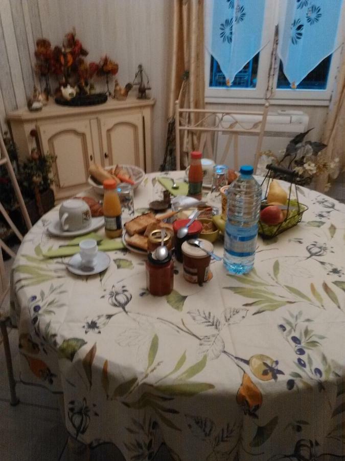 Chambre Chez L'Habitant Ambares-et-Lagrave Екстериор снимка